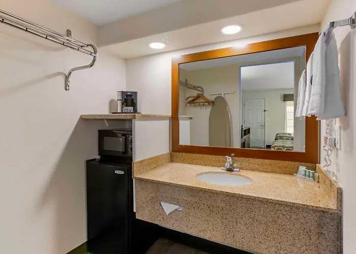 Western Desert Inn Safford
